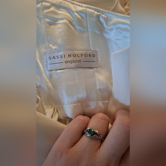 Sassi Holford Cream Strapless Wedding Dress - Picture 6 of 11